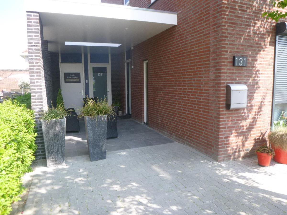 Elvis Presley Private Studio With Kitchen And Airconditioning Goes Esterno foto