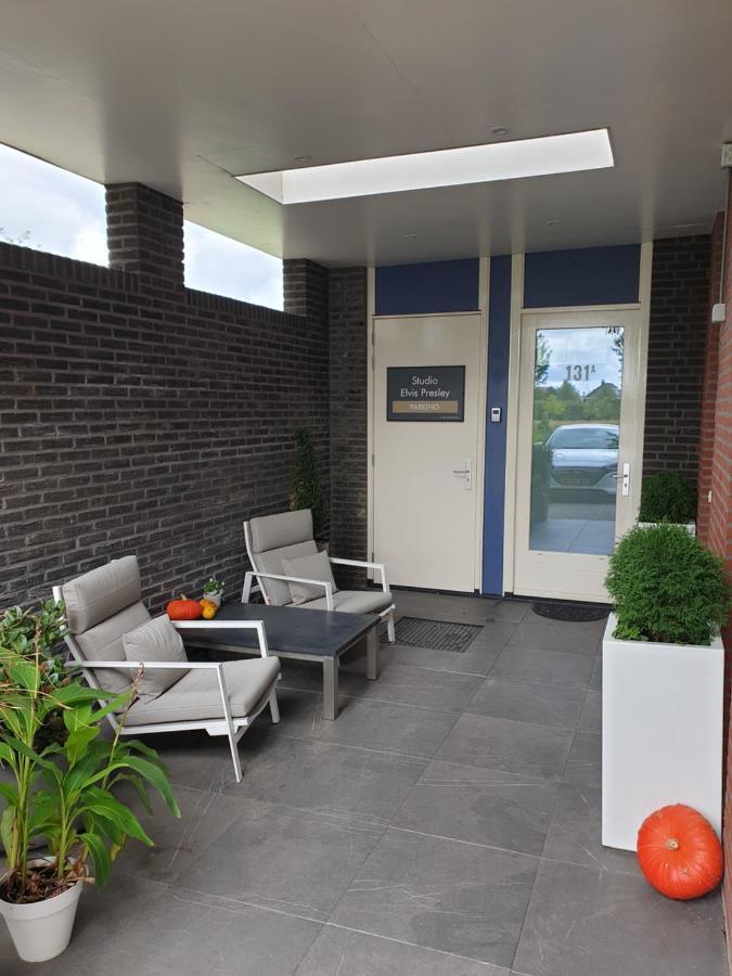 Elvis Presley Private Studio With Kitchen And Airconditioning Goes Esterno foto