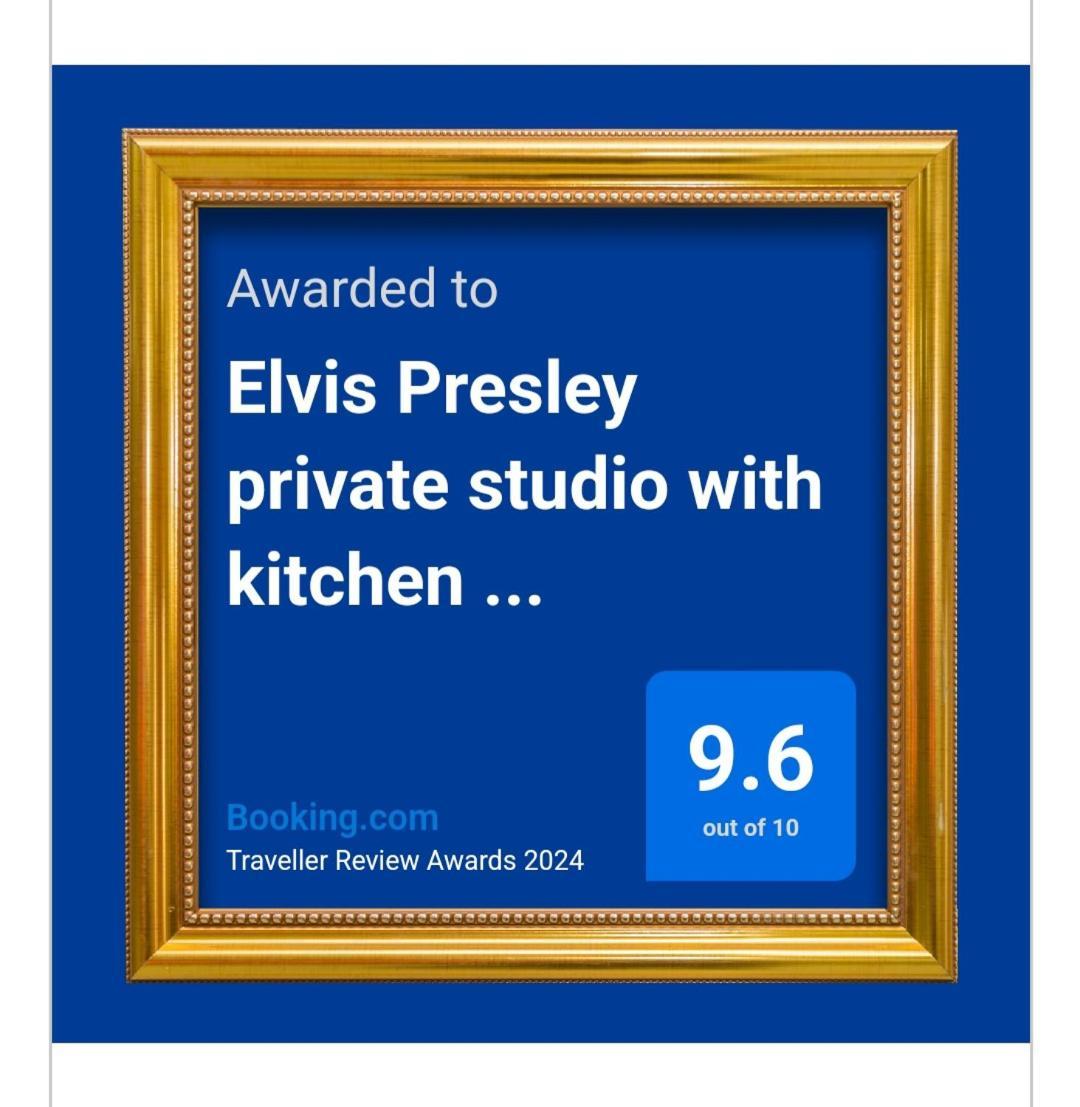 Elvis Presley Private Studio With Kitchen And Airconditioning Goes Esterno foto